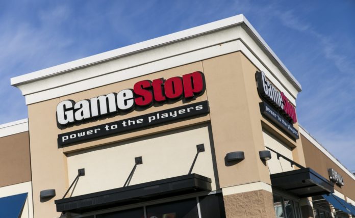GameStop essaie de se sauver en donnant un crédit en magasin de 65 $ aux abonnés Rewards Pro de 15 $
