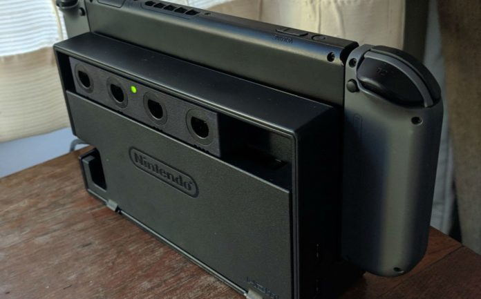 Ce génie a créé une station d'accueil Switch avec des ports de contrôleur GameCube entièrement intégrés
