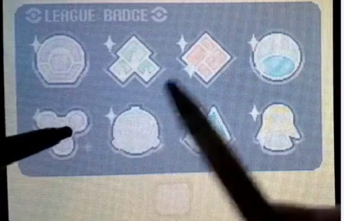 Quelqu'un a recréé une chanson Pokémon classique avec des badges de gym Sinnoh en jeu
