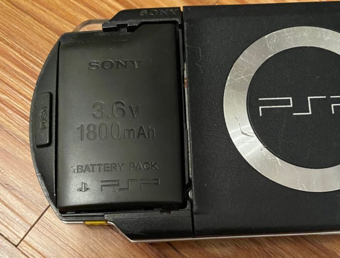 Si vous possédez une PSP, vous voudrez peut-être euh, assurez-vous que votre batterie ne se dilate pas
