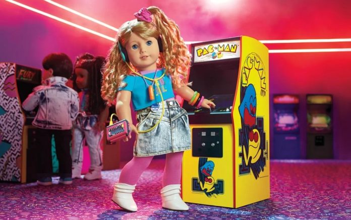 La poupée Courtney d'American Girl est une Pac-Man pro des années 80
