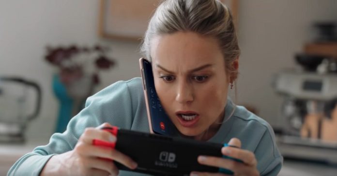 Regardez CAPTAIN MARVEL (enfin, Brie Larson) jouer à Nintendo Switch dans une nouvelle publicité télévisée

