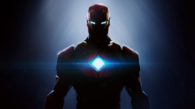Iron Man dans l'ombre avec un réacteur à arc dans la poitrine brillant