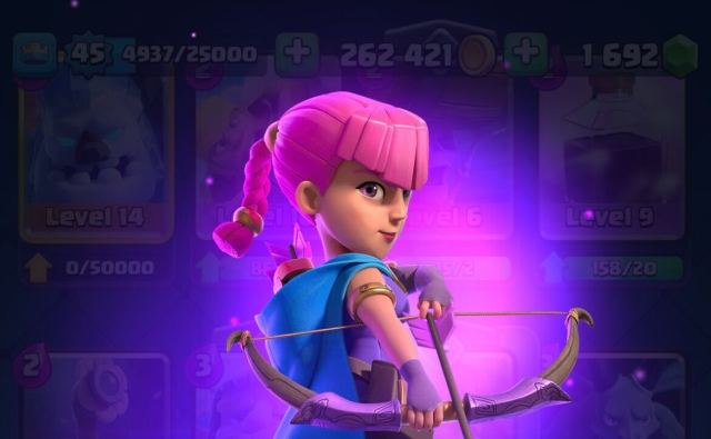 Une capture d'écran de l'évolution des cartes des archers dans Clash Royale