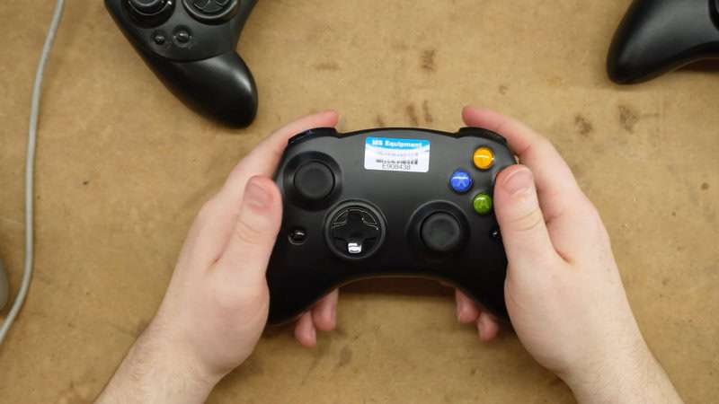 Un YouTubeur découvre un prototype rare de manette Xbox