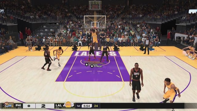 Comment s'accrocher au panier après un dunk dans NBA 2K25